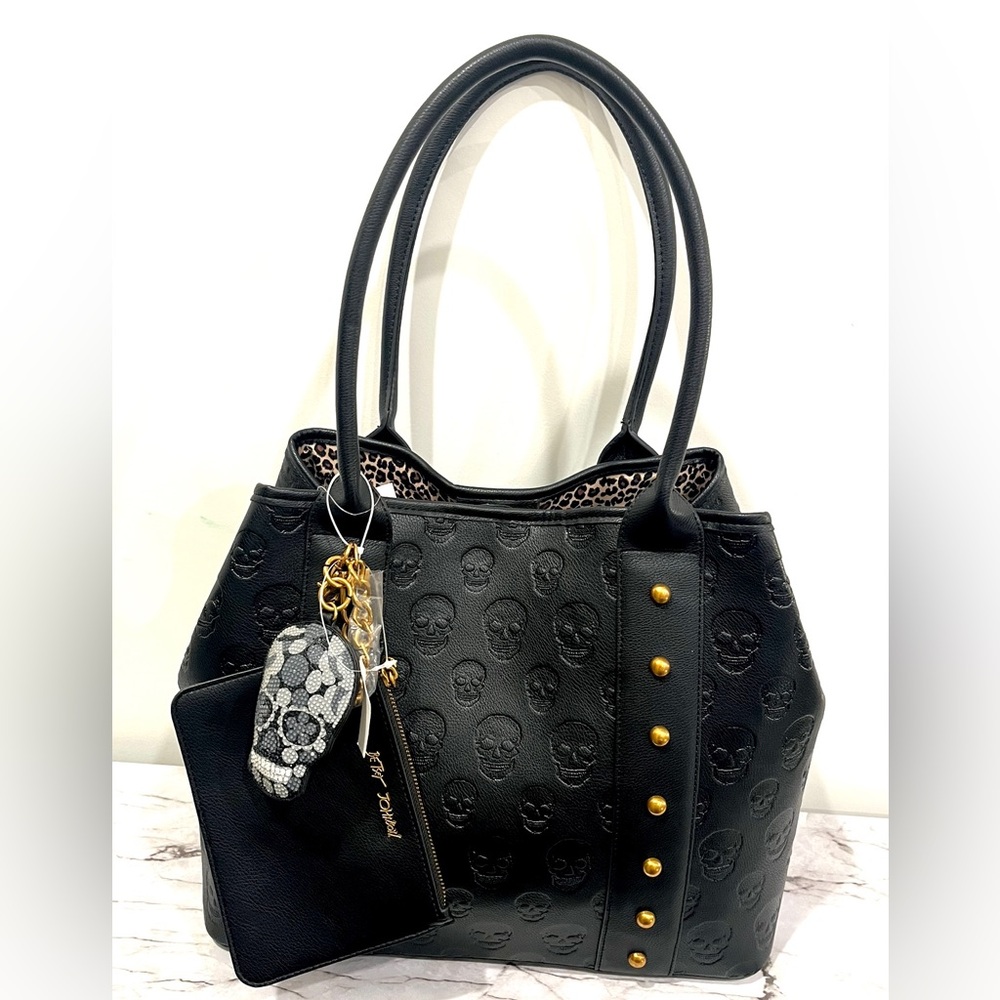 Betsey Johnson Studded Skull Tote bag w/ Charm and wristlet - Picture 11 of 14